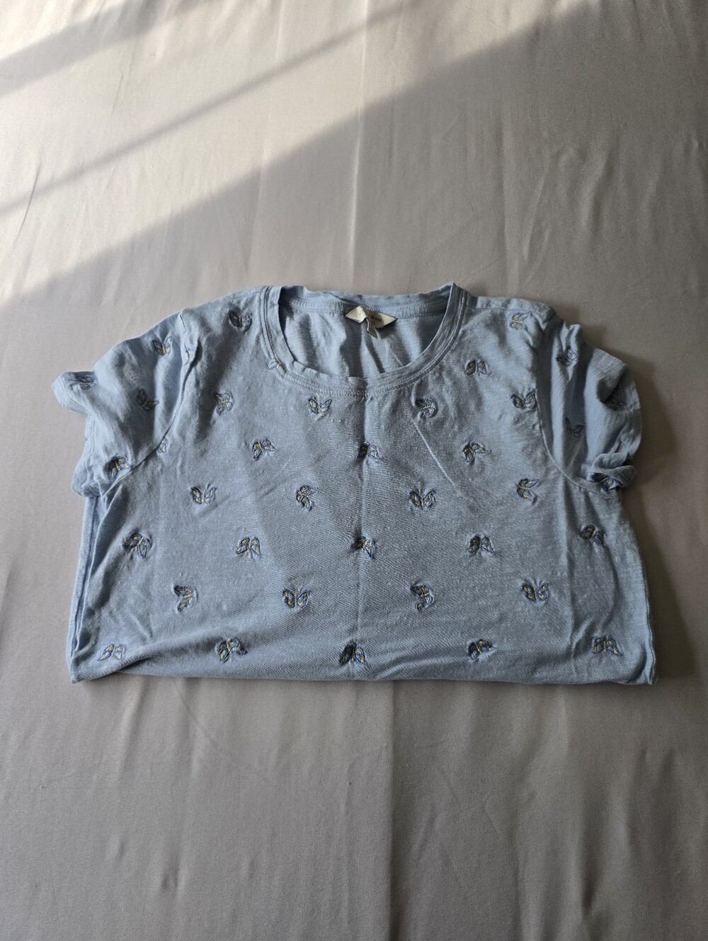 Lucky Brand Butterfly Embroidered Tee Size Small